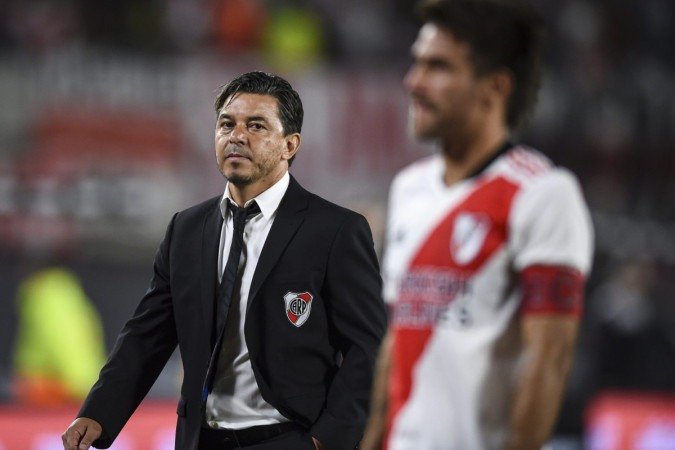 BUENOS AIRES, ARGENTINA - DECEMBER 05: Marcelo Gallardo coach of River Plate looks on after a match between River Plate and Defensa y Justicia as part of Torneo Liga Profesional 2021 at Estadio Monumental Antonio Vespucio Liberti on December 5, 2021 in Buenos Aires, Argentina. (Photo by Marcelo Endelli/Getty Images)
- (crédito: Getty Images) BUENOS AIRES, ARGENTINA - DECEMBER 05: Marcelo Gallardo coach of River Plate looks on after a match between River Plate and Defensa y Justicia as part of Torneo Liga Profesional 2021 at Estadio Monumental Antonio Vespucio Liberti on December 5, 2021 in Buenos Aires, Argentina. (Photo by Marcelo Endelli/Getty Images)
- (crédito: Getty Images)
