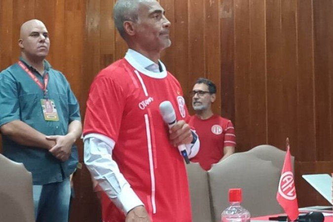 Recentemente, o ex-atacante foi eleito presidente do tradicional América-RJ para um mandato de três anos a partir de 1º de janeiro de 2024. - Foto: Marlos Bittencourt/Jogada10