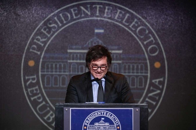 Vamos ouvir e ler torrentes de artigos e entrevistas discorrendo sobre as promessas de Milei - (crédito: Luis Robayo/AFP) Vamos ouvir e ler torrentes de artigos e entrevistas discorrendo sobre as promessas de Milei - (crédito: Luis Robayo/AFP)