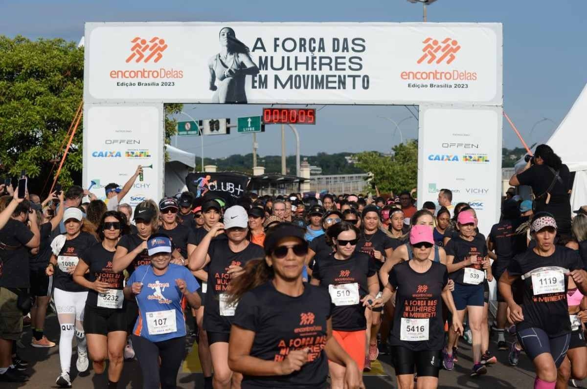 Mulheres reunidas no evento Encontro Delas - A Força das Mulheres em Movimento