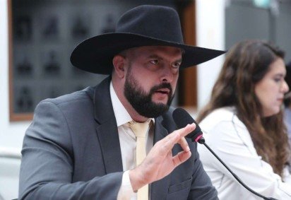 O questionamento de Zé Trovão junto ao TSE se deu sob a justificativa de que o anúncio do reajuste do benefício social foi anunciada 17 dias antes do primeiro turno da eleição presidencial, marcado para 4 de outubro -  (crédito: Bruno Spada/Agência Câmara) -O questionamento de Zé Trovão junto ao TSE se deu sob a justificativa de que o anúncio do reajuste do benefício social foi anunciada 17 dias antes do primeiro turno da eleição presidencial, marcado para 4 de outubro -  (crédito: Bruno Spada/Agência Câmara)