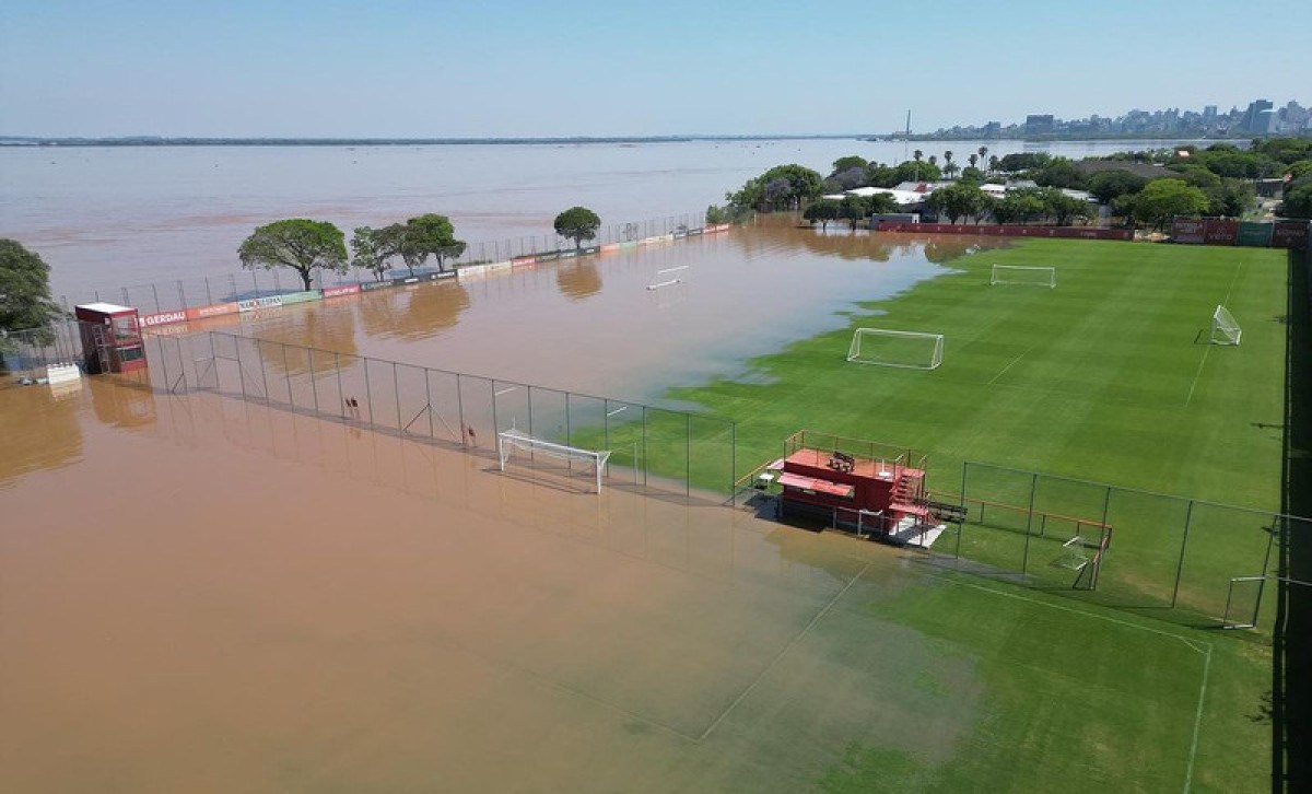 Enchente do Rio Guaíba invade CT do Internacional, em Porto Alegre