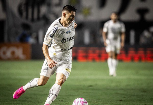 Foto: Raul Baretta/Santos