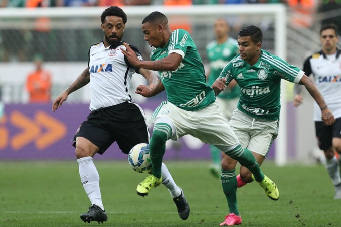 Cristian nos tempos em que defendia as cores do Corinthians no clássico com o Palmeiras  -  (crédito:  (5) Cesar Greco / Fotoarena)