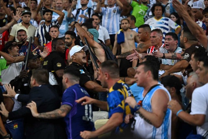 Brasil x Argentina começou com muito atraso após confusão -  (crédito: Foto: Carl de Souza/AFP via Getty Images)