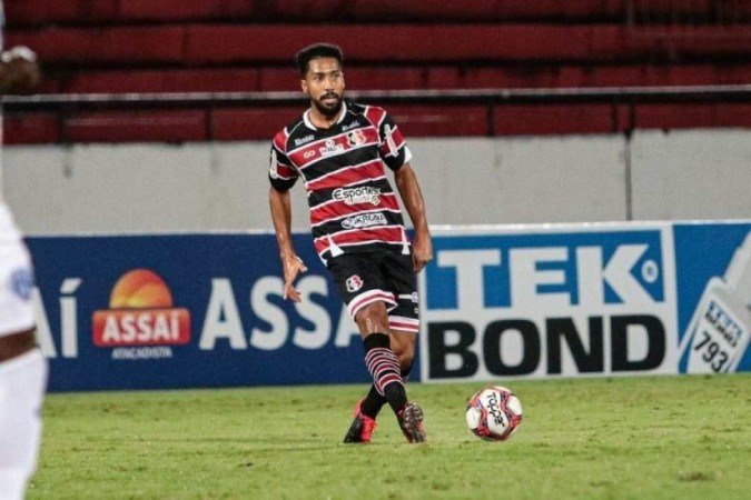 Maycon Lucas é o quarto jogador do pacote vindo do Ferroviário-CE, mais um nome indicado pelo técnico Paulinho Kobayashi - (crédito: Divulgação/Santa Cruz) Maycon Lucas é o quarto jogador do pacote vindo do Ferroviário-CE, mais um nome indicado pelo técnico Paulinho Kobayashi - (crédito: Divulgação/Santa Cruz)
