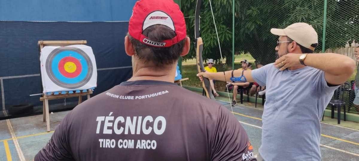Escolinha de tiro com arco na Associação Portuguesa Brasília, em Taguatinga Sul, abre inscrições