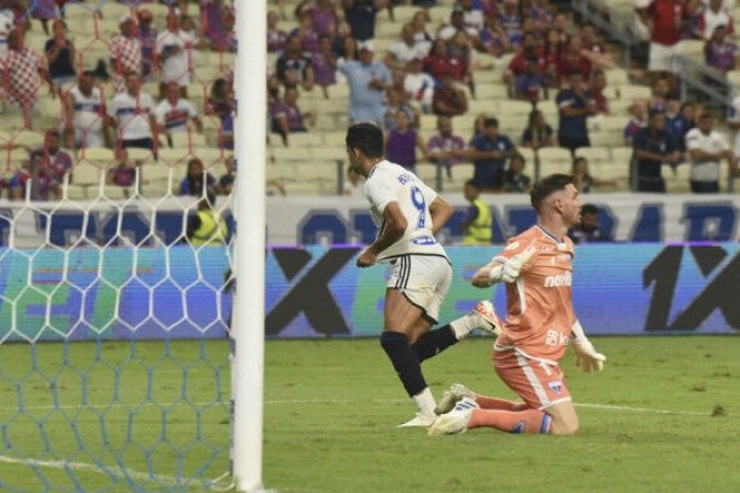 O Cruzeiro vem de vitória por 1 a 0 sobre o Fortaleza, no último sábado, também em jogo atrasado. O resultado levou a equipe aos 40 pontos, fora da zona de rebaixamento. - Foto: Staff Images/Cruzeiro
