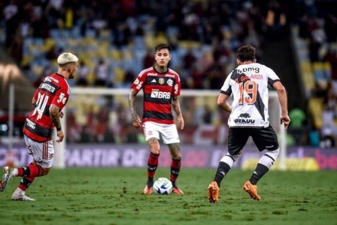 Trio do Flamengo retorna ao Rio de Janeiro - (crédito: Foto: Marcelo Cortes/Flamengo) Trio do Flamengo retorna ao Rio de Janeiro - (crédito: Foto: Marcelo Cortes/Flamengo)