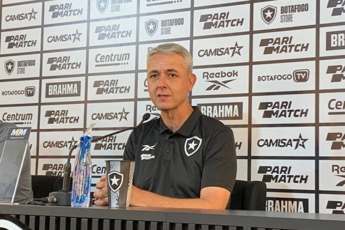 Tiago Nunes concedeu sua primeira entrevista coletiva no Botafogo, antes de estreia pelo clube - (crédito: Foto: Lucas Bayer/Jogada10) Tiago Nunes concedeu sua primeira entrevista coletiva no Botafogo, antes de estreia pelo clube - (crédito: Foto: Lucas Bayer/Jogada10)
