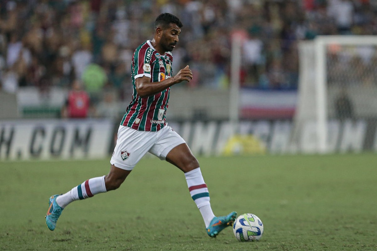 Thiago Santos cita boa atuação e agradece Diniz: ‘Fazer o melhor pelo Fluminense’