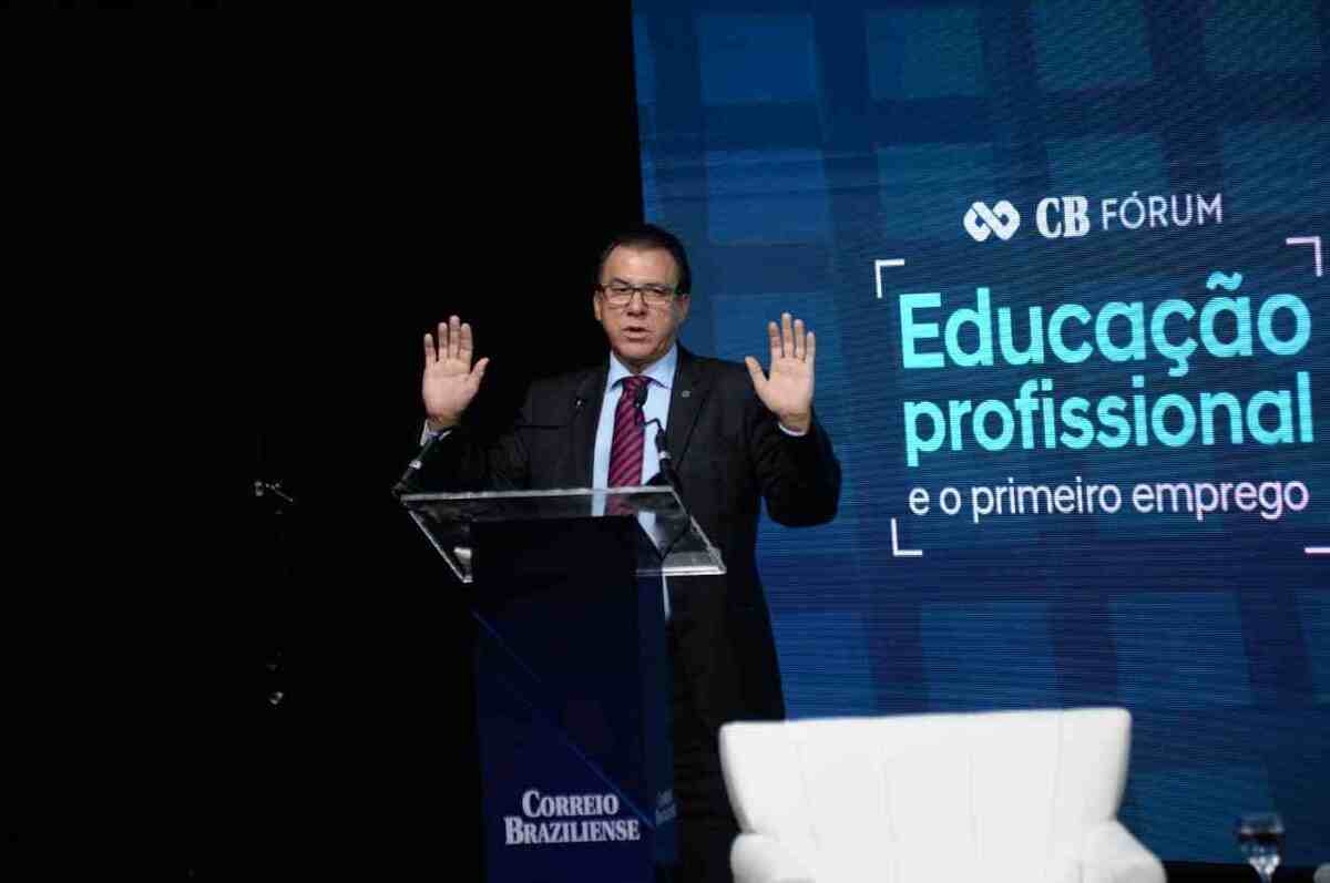 Luiz Marinho, ministro do Trabalho, discursando no C.B Fórum - Educação profissional e o primeiro emprego, no auditório do Correio -  (crédito: Minervino Júnior/CB/D.A.Press)