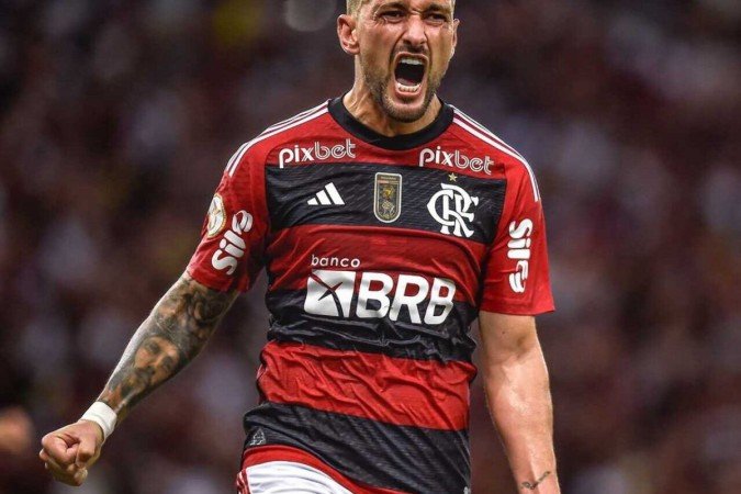 Arrascaeta vibra logo após fazer o gol que decide o 1 a 0 sobre o Bragantino - (crédito: Foto: Divulgação/Flamengo) Arrascaeta vibra logo após fazer o gol que decide o 1 a 0 sobre o Bragantino - (crédito: Foto: Divulgação/Flamengo)