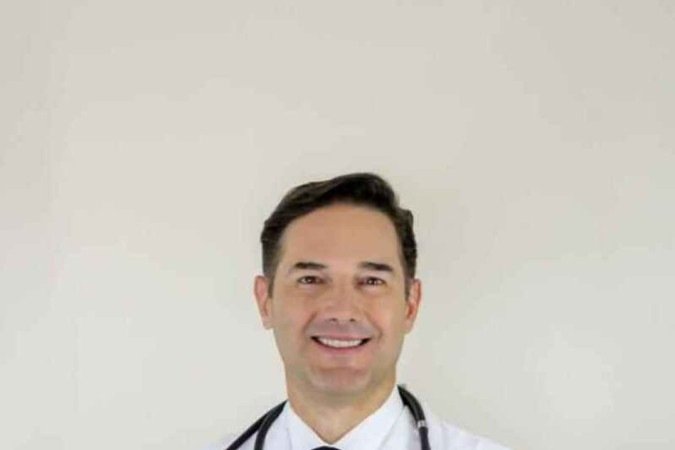 Hemerson Luz, chefe da Clínica de Infectologia do Hospital Naval Marcilio Dias, no Rio de Janeiro
- (crédito: Renato Filho) Hemerson Luz, chefe da Clínica de Infectologia do Hospital Naval Marcilio Dias, no Rio de Janeiro
- (crédito: Renato Filho)