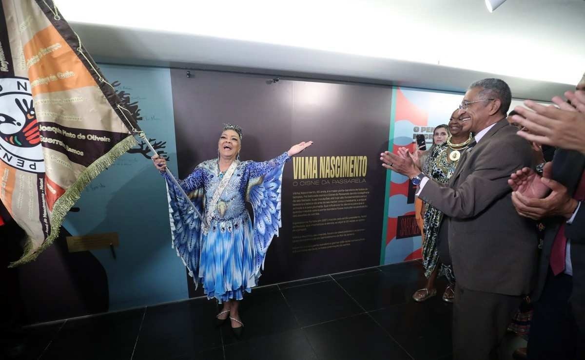 A artista estava em Brasília para ser homenageada Porta-bandeira Vilma Nascimento e deputado Vicentinho (PT-SP).
