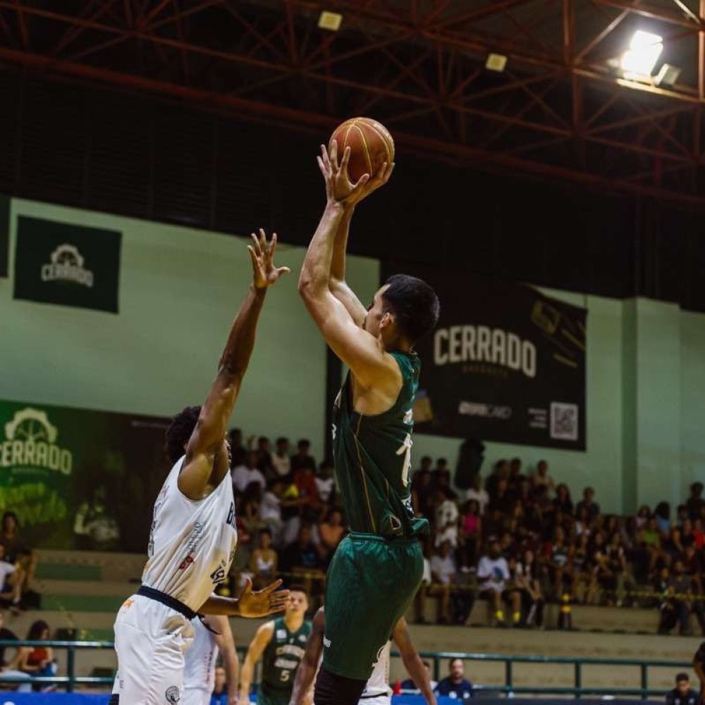 São Paulo vence o Cerrado Basquete e assume a liderança do NBB