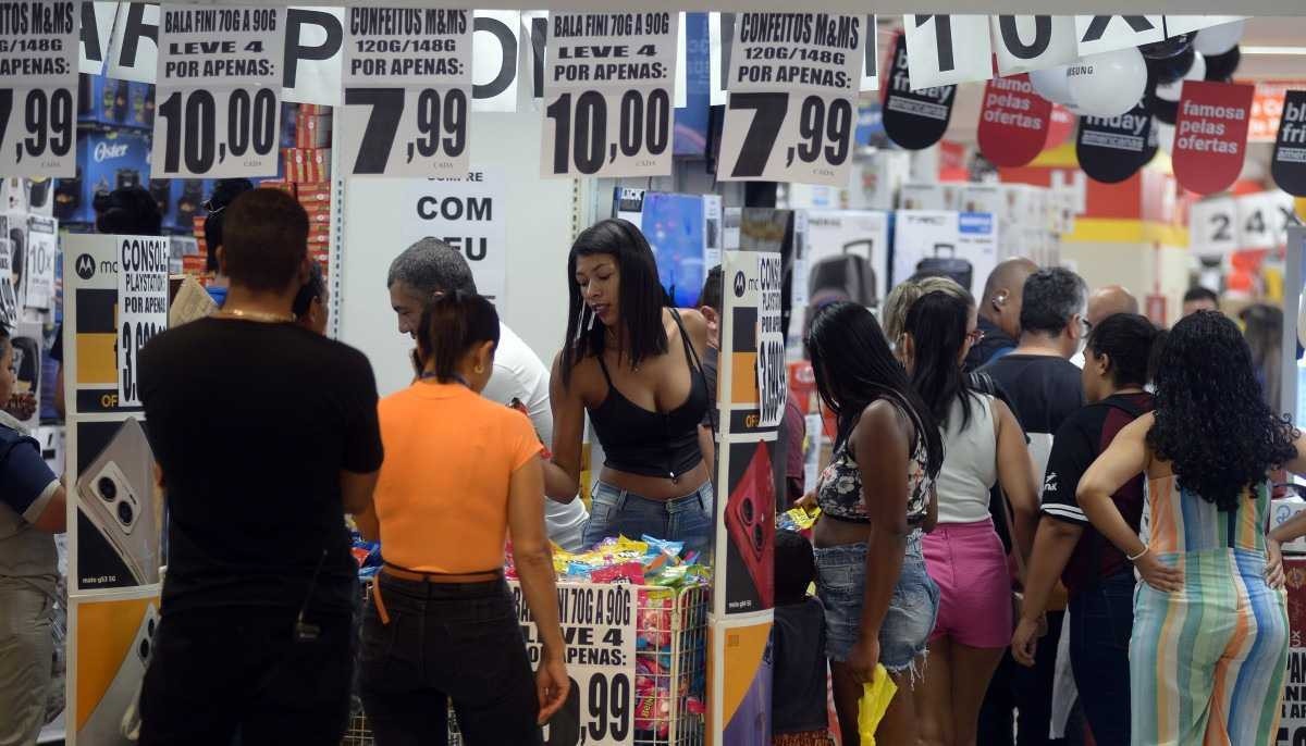 Inflação de Brasília recua para 0,34% em maio; vestuário teve queda