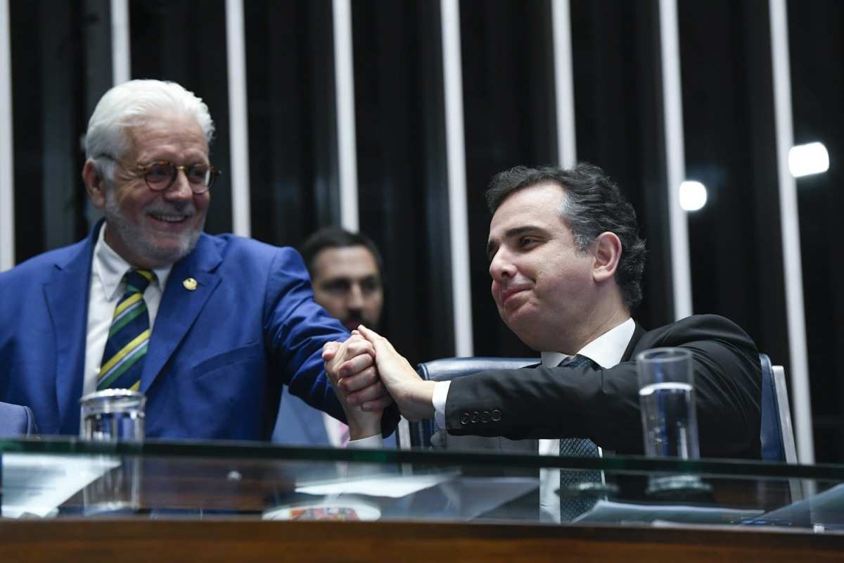 PEC do STF: voto de Jaques Wagner foi uma forma de agradar Pacheco