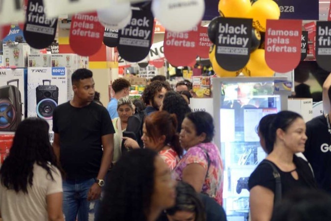 Um dos fatores que explicam o resultado positivo é a Black Friday, que acontece no fim de novembro, e que, em 2023, ajudou a garantir a estabilidade das vendas -  (crédito:  Ed Alves/CB/DA.Press)