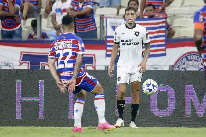 Hugo não fica à disposição de Tiago Nunes para o jogo entre Botafogo e Santos - (crédito: Foto: Vítor Silva/Botafogo) Hugo não fica à disposição de Tiago Nunes para o jogo entre Botafogo e Santos - (crédito: Foto: Vítor Silva/Botafogo)