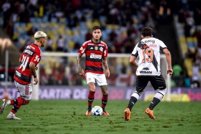 Dupla brilha em mais um jogo do Flamengo no Brasileirão -  (crédito: Foto: Marcelo Cortes/CRF)