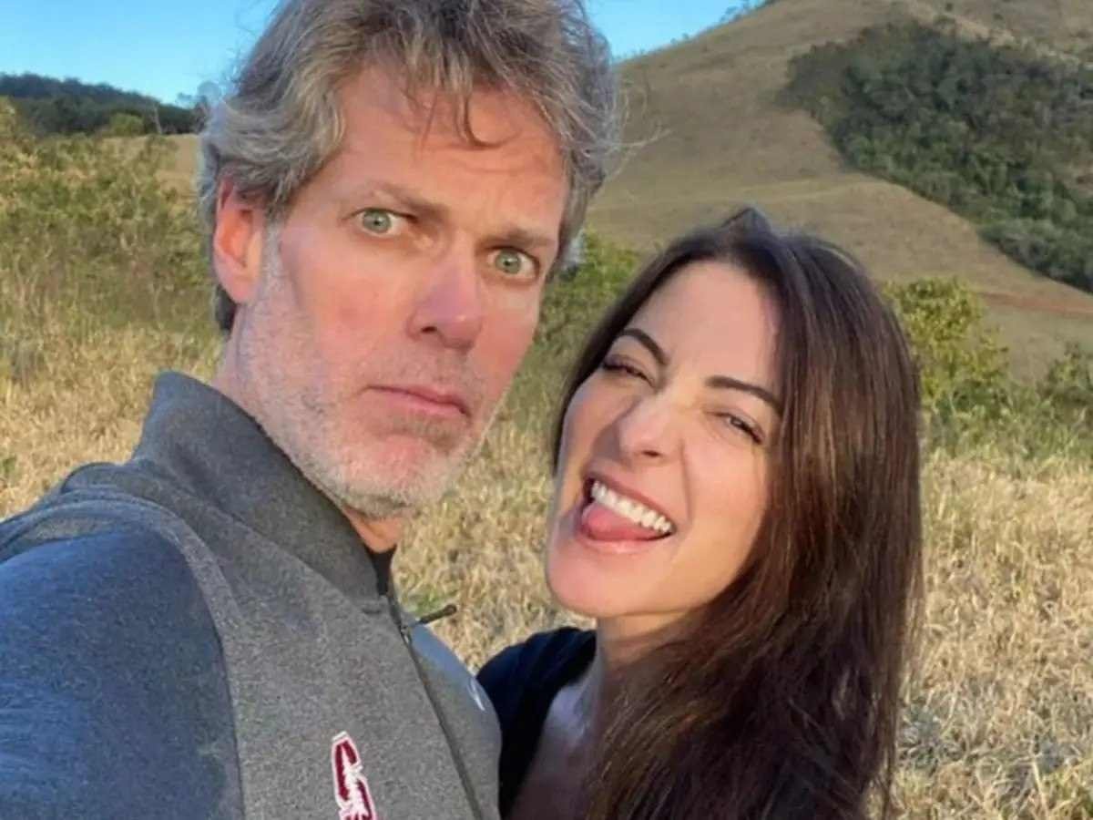 Ana Paula Padrão publica fotos com o marido, após acidente