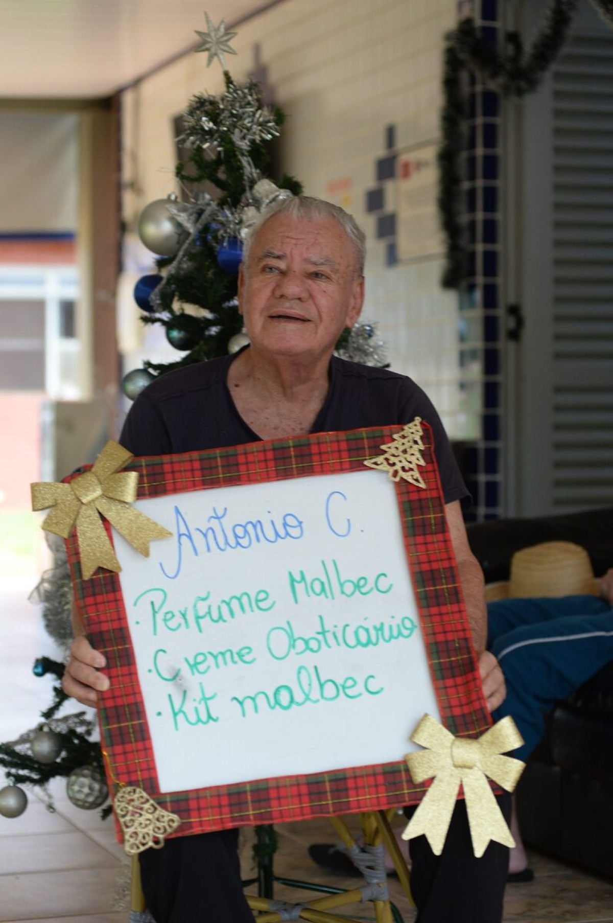 Antônio Carlos Maluf de Souza, 82, do Lar dos Velhinhos Maria de Madalena, quer ganhar perfume Malbec, creme de O Boticário ou um kit Malbec