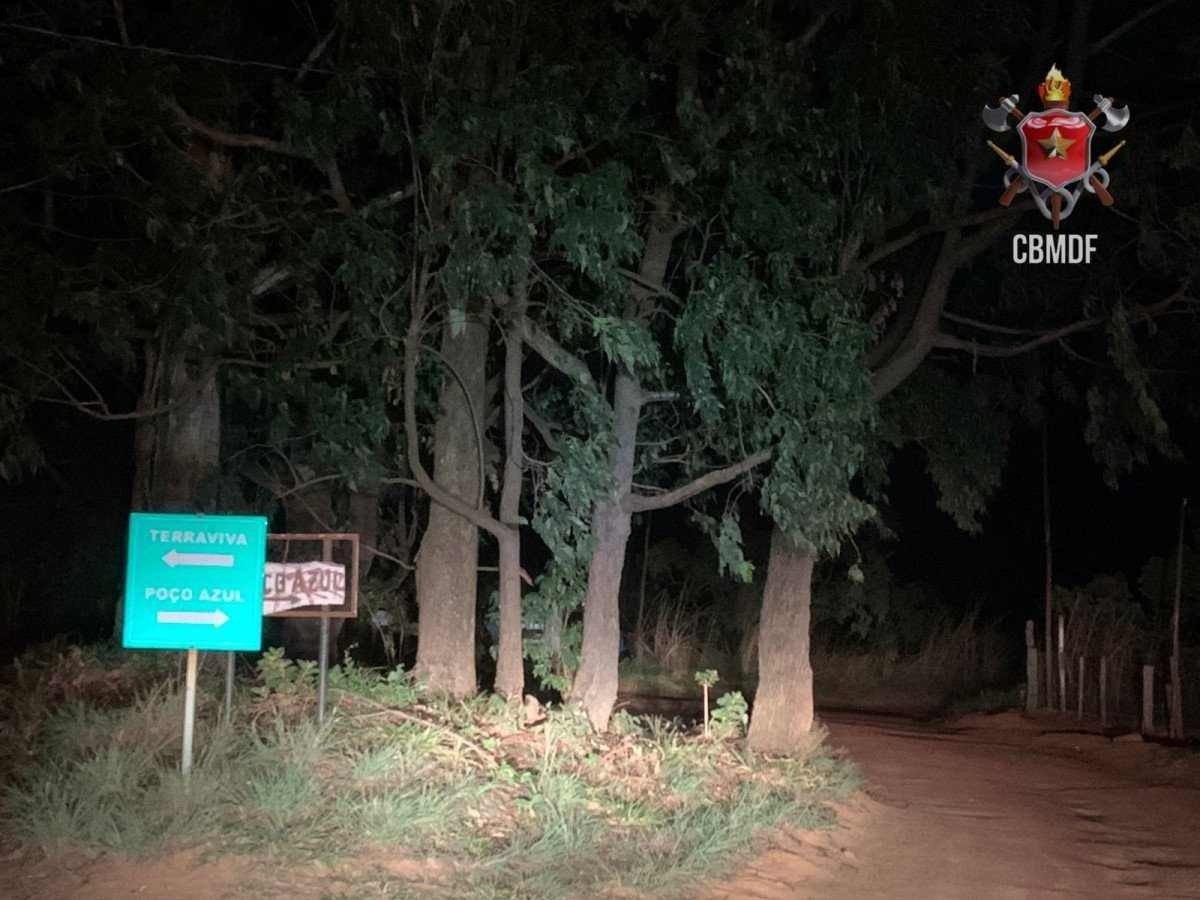 Bombeiros resgatam pessoas desaparecidas na cachoeira Poço Azul