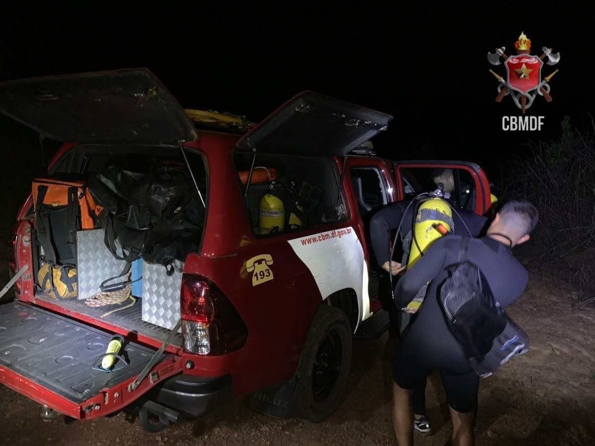 Bombeiros resgatam pessoas desaparecidas na cachoeira Poço Azul