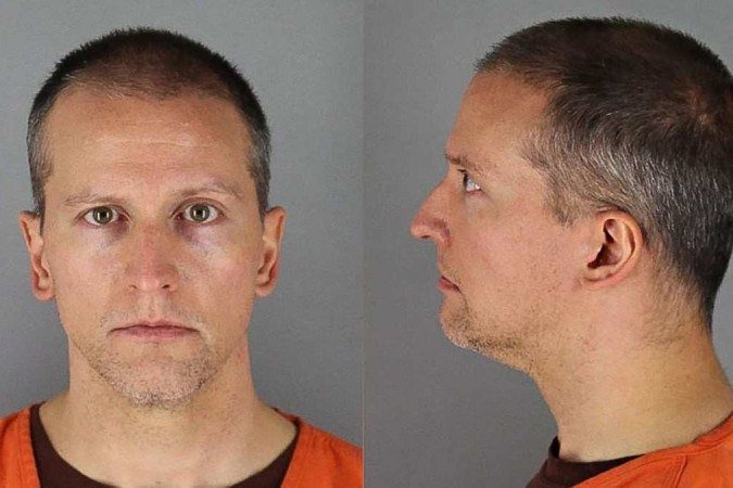 Esta foto fornecida pela Cadeia do Condado de Hennepin e recebida pela AFP em 31 de maio de 2020 mostra o rosto e o perfil de Derek Chauvin reservando fotos. - (crédito: Handout / Hennepin County Jail / AFP) Esta foto fornecida pela Cadeia do Condado de Hennepin e recebida pela AFP em 31 de maio de 2020 mostra o rosto e o perfil de Derek Chauvin reservando fotos. - (crédito: Handout / Hennepin County Jail / AFP)