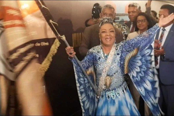 Vilma Nascimento, porta-bandeira da Portela, foi homenageada em evento no Congresso - (crédito: Evandro Éboli/CB/D.A. Press) Vilma Nascimento, porta-bandeira da Portela, foi homenageada em evento no Congresso - (crédito: Evandro Éboli/CB/D.A. Press)