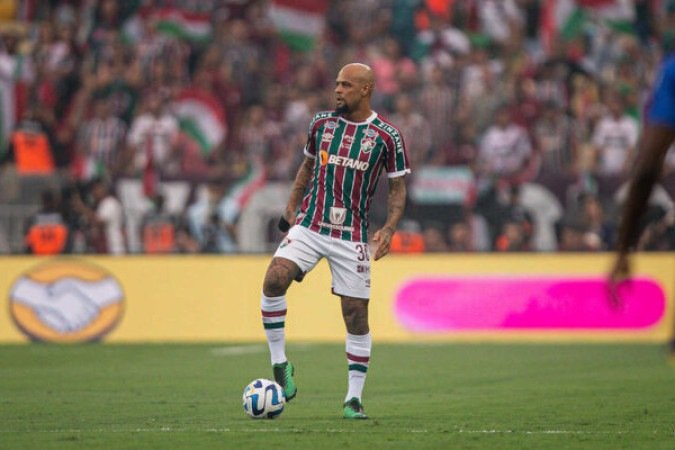FELIPE MELO - Ficou em campo apenas 25 minutos em virtude de problemas físicos. enquanto esteve na partida, tomou amarelo após se sentir mal em virtude de uma gripe. SEM NOTA. Foto: Marcelo Gonçalves/FFC