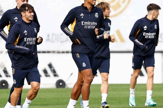Jogadores do Real Madrid durante treinamento da equipe - Foto: Divulgação/Real Madrid -  (crédito: Foto: Divulgação/Real Madrid)