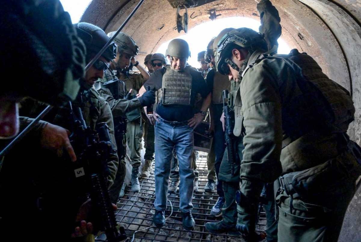 Benjamin Netanyahu, primeiro-ministro de Israel, visita túnel do Hamas na Faixa de Gaza, em local não divulgado        