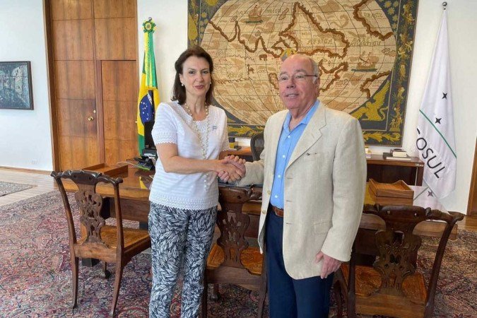 Diana Mondino, anunciada por Javier Milei como ministra das Relações Exteriores, em reunião com Mauro Vieira em Brasília - (crédito: divulgação/Itamaraty) Diana Mondino, anunciada por Javier Milei como ministra das Relações Exteriores, em reunião com Mauro Vieira em Brasília - (crédito: divulgação/Itamaraty)