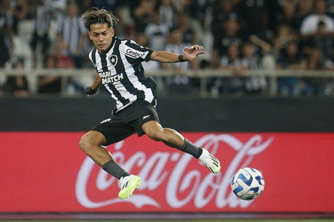 SEGOVINHA - Teve pouca participação nos minutos em que esteve em campo. Quando tocou na bola, deu passes rápidos. Nota 5,0 - Foto: Vítor Silva/Botafogo