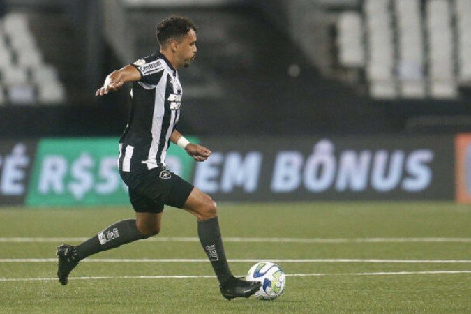 EDUARDO - Fez boa partida, relembrando o nível de suas atuações no primeiro turno. Deu a assistência para o gol de Danilo Barbosa em cobrança de falta na cabeça do companheiro. Foi substituído no decorrer da segunda etapa. Nota 7,0 - Foto: Vítor Silva/Botafogo