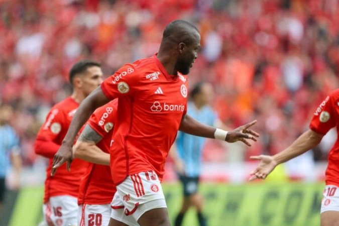 VALENCIA - Movimentou-se bem, deu bons dribles e passes. No primeiro tempo, foi coroado sofrendo pênalti que ele mesmo converteu. Foi o gol da vitória - Nota 7,5 -  Foto: Ricardo Duarte / SC Internacional