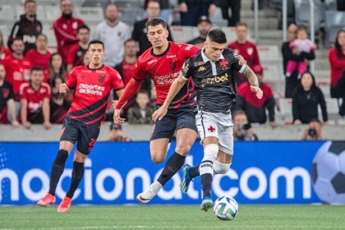 15º Vasco - 42 Pontos - zero chance de título, Zero chance de Libertadores, 24,2% risco de rebaixamento - Foto: Leandro Amorim/Vasco.