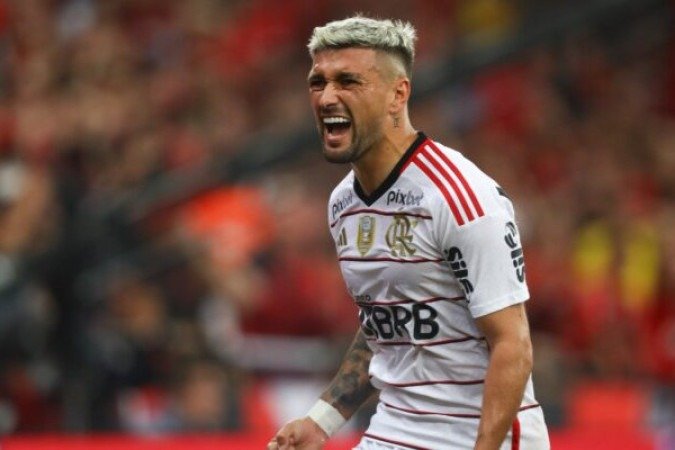 ARRASCAETA  - Embora o condicionamento físico ainda não seja perfeito, deu bons passes e iniciou a jogada do segundo gol. Saiu para entrada de Everton Ribeiro - NOTA 7,0 - Foto: Gilvan de Souza/Flamengo
