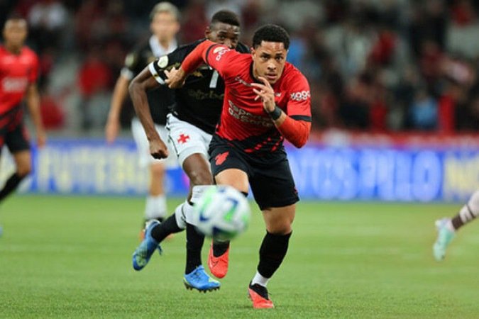 8º Athletico - 52 pontos - Zero chance de título, 0,8% chance de Libertadores, zero risco de rebaixamento - Foto: Gustavo Oliveira/athletico.com.br