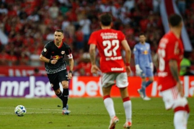 RED BULL BRAGANTINO - Fez grande segundo tempo, mas parou na boa defesa do Inter. Mereceu o empate - Nota 6,0 - Foto: Ari Ferreira / RBB