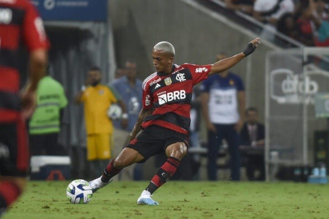 WESLEY - Substituiu Matheuzinho já na reta final e apareceu algumas vezes no apoio. Mas teve pouco tempo para mostrar seu futebol - NOTA 6,0 - Foto: Marcelo Cortes/Flamengo