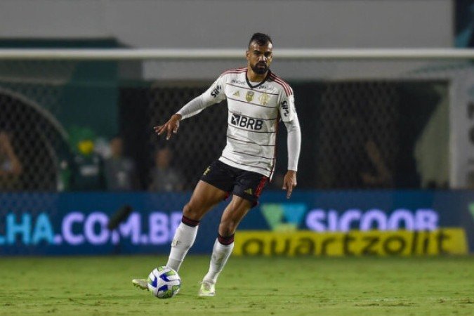 FABRÍCIO BRUNO - Teve problemas de posicionamento no início do jogo, mas foi entrando na partida a partir dos 20 minutos. Como é praxe, muito bem nas saídas de bola - NOTA 6,0 - Foto: Marcelo Cortes / Flamengo