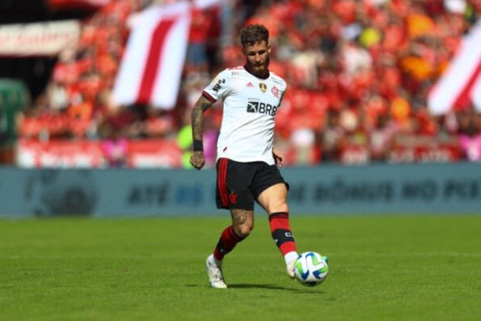 LEO PEREIRA - Cometeu alguns erros defensivos, principalmente em chuveirinhos, mas fez um jogo consistente a partir dos 20 minutos do 1º tempo -  NOTA 6,5 - Foto: Gilvan de Souza/Flamengo