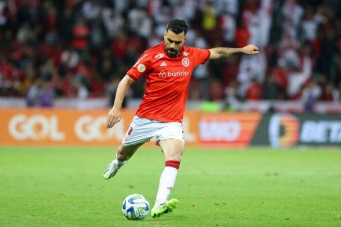 BRUNO HENRIQUE - Outro que marcou corretamente, mas foi mais tímido no apoio - Nota 5,5 - Foto: Ricardo Duarte/Internacional