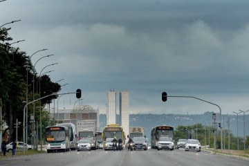 Bom dia, Brasília! Previsão é de chuvas e nebulosidade -  (crédito: Ed Alves/CB)