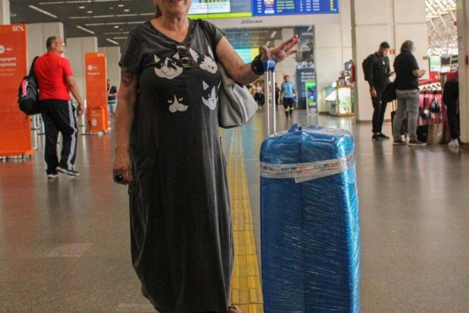 Graça Araújo vai ter que viajar sem família, pelo alto valor do bilhete para Portugal, onde vai visitar um dos filhos