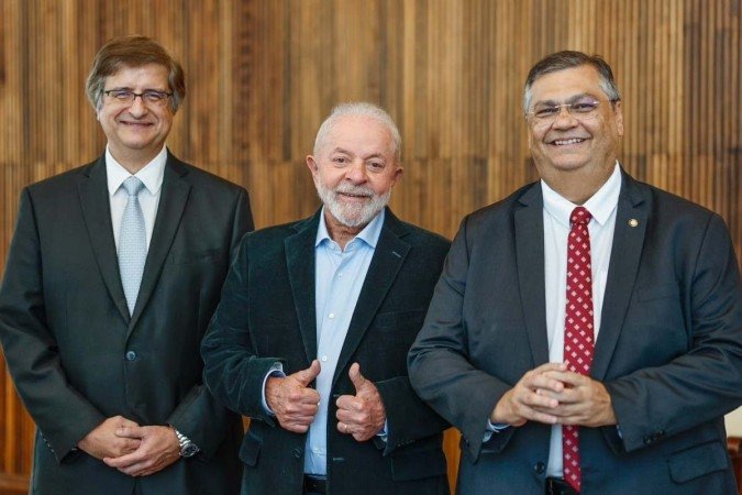 Indicados pelo presidente Lula, Paulo Gonet e Flávio Dino serão sabatinados em 13 de dezembro - (crédito: Ricardo Stuckert/PR) Indicados pelo presidente Lula, Paulo Gonet e Flávio Dino serão sabatinados em 13 de dezembro - (crédito: Ricardo Stuckert/PR)