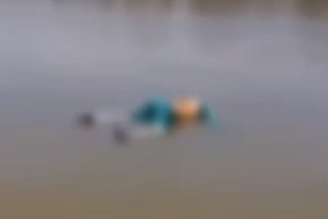 Pessoas que avam no local viram o homem na água que ligaram para a Polícia Militar, que acionou os bombeiros por volta das 15h - (crédito: Reprodução/Instagram) Pessoas que avam no local viram o homem na água que ligaram para a Polícia Militar, que acionou os bombeiros por volta das 15h - (crédito: Reprodução/Instagram)